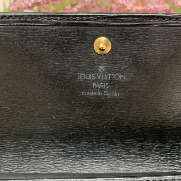 014 Authentic Louis Vuitton Epi Black International Wallet Datecode: CA1914 - Picture 4 of 11